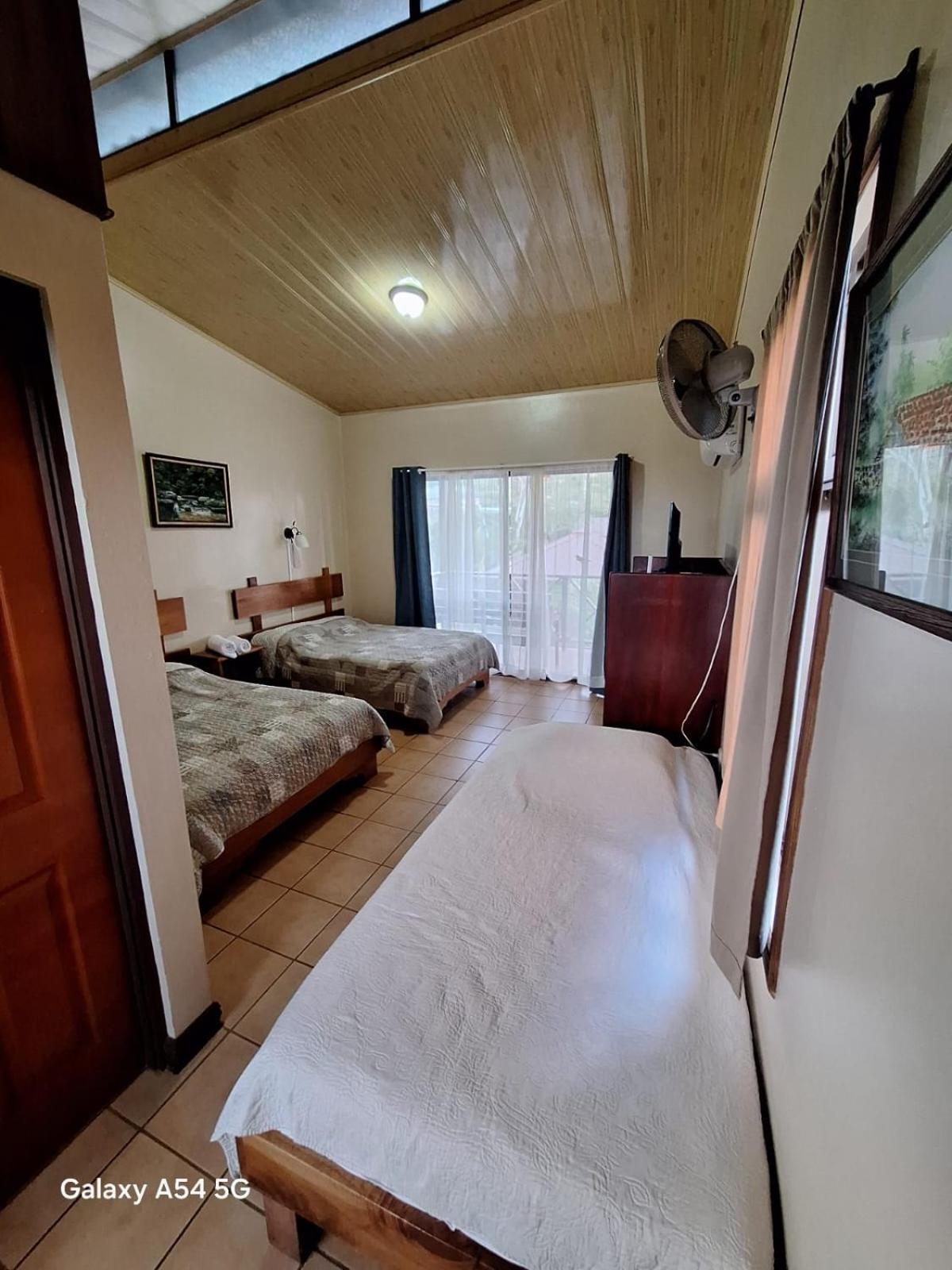 Iris Arenal Hotel La Fortuna Esterno foto
