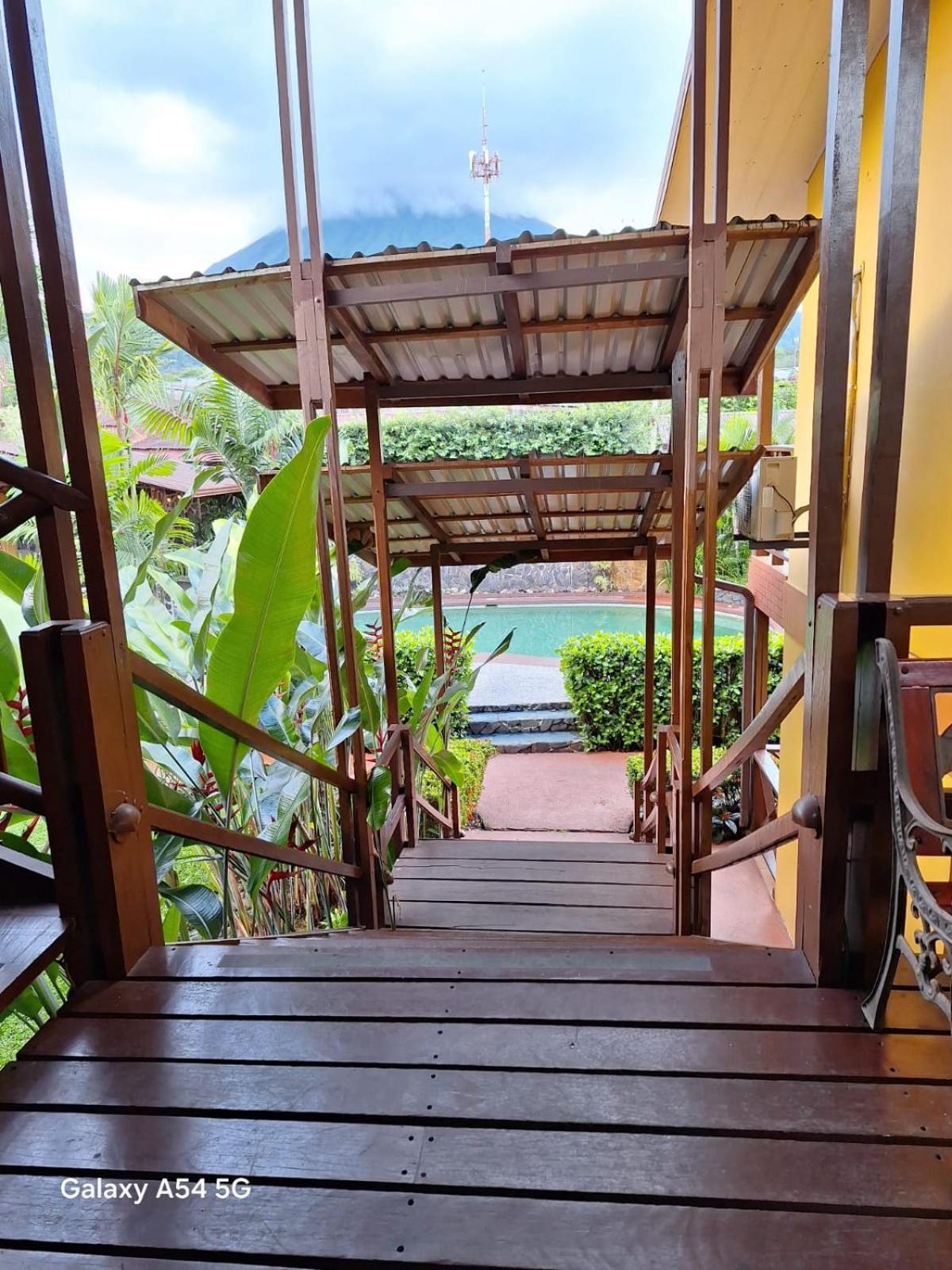 Iris Arenal Hotel La Fortuna Esterno foto
