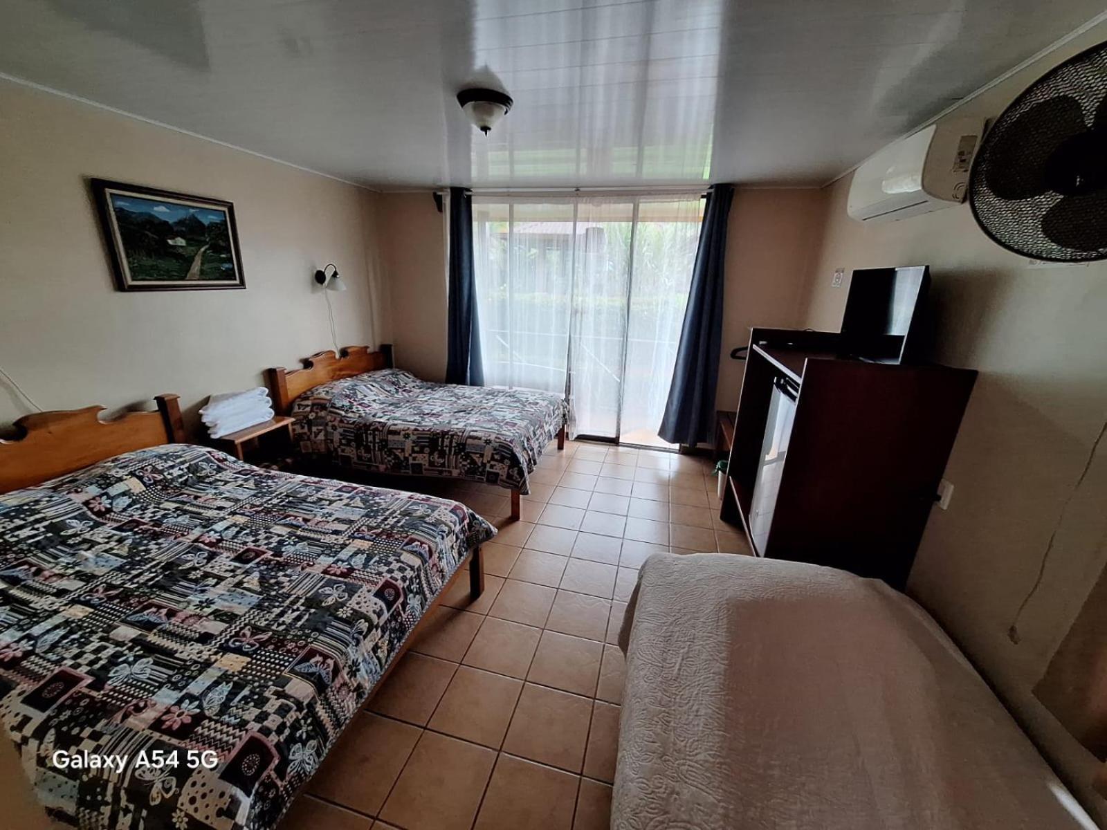 Iris Arenal Hotel La Fortuna Esterno foto